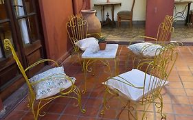La Escondida, Casa de Huéspedes